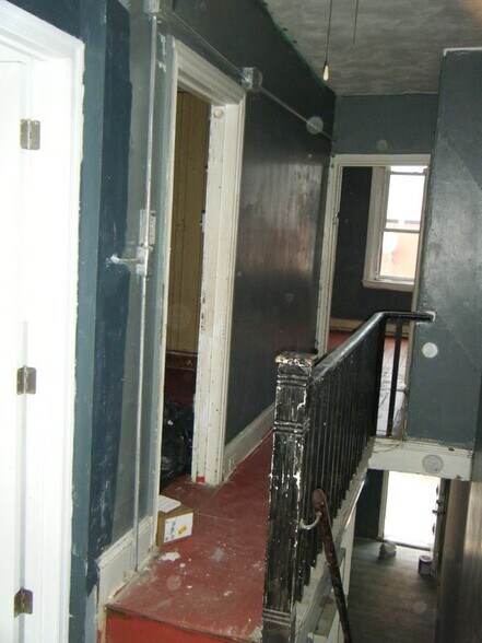 Building Photo - 1240 W Hazzard St