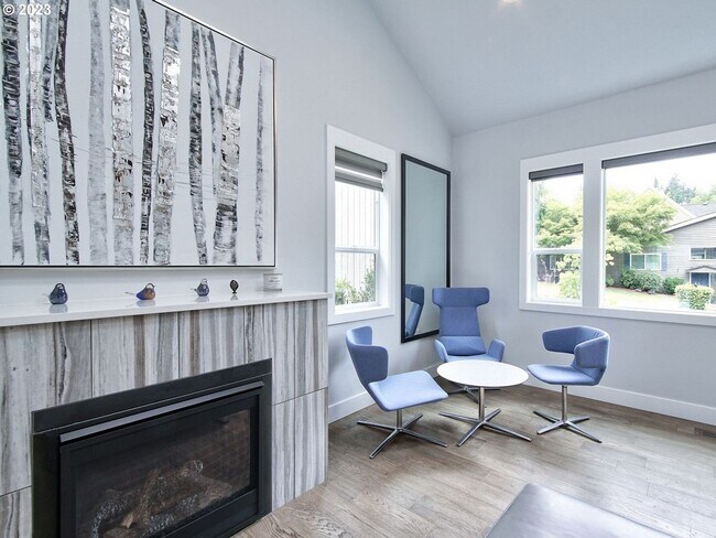 Building Photo - Fully Furnished Lake Oswego Gem!!!!