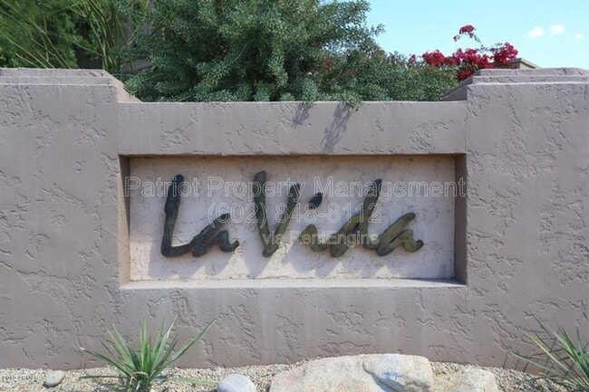 Building Photo - 8602 E Vista Del Lago