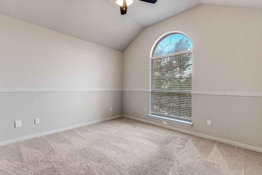 Building Photo - 200 Courtney Ln