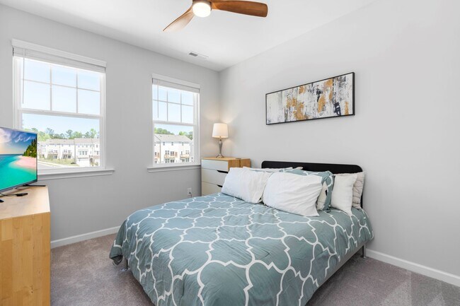 Building Photo - 2245 Kettle Falls Station