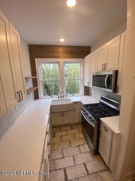 Building Photo - 2744 Riverside Ave