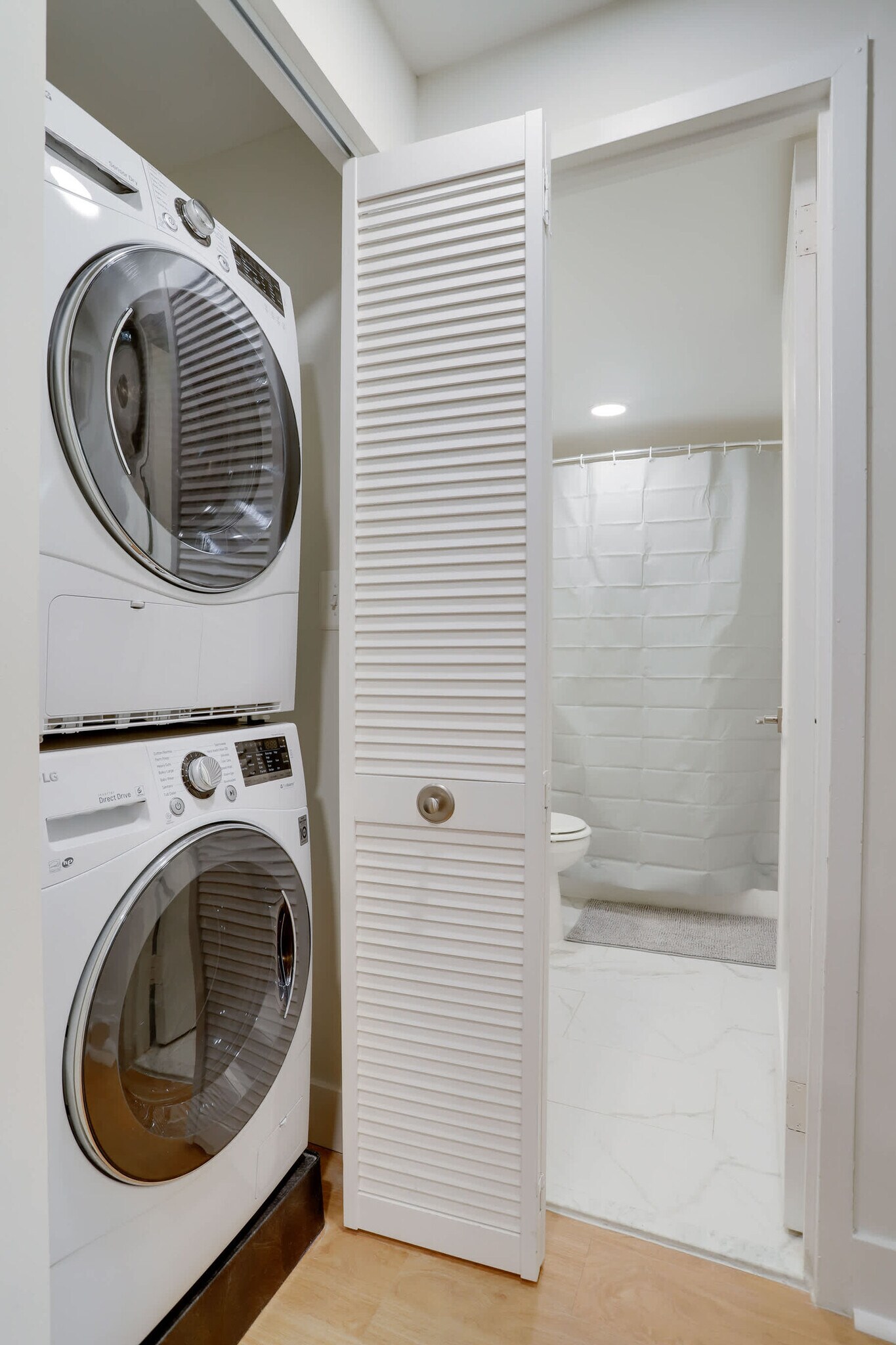 Building Photo - 320 23rd St S