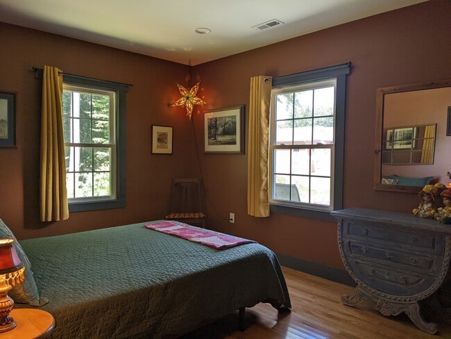 Building Photo - 140 Old Turnpike Rd