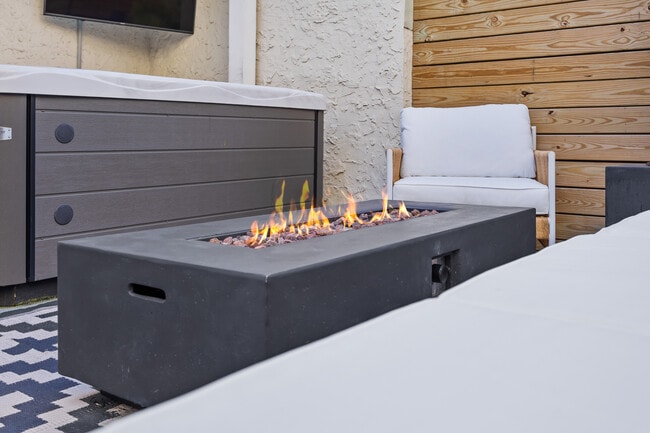 Building Photo - 2207 Lombard St