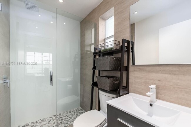 Building Photo - 820 Euclid Ave