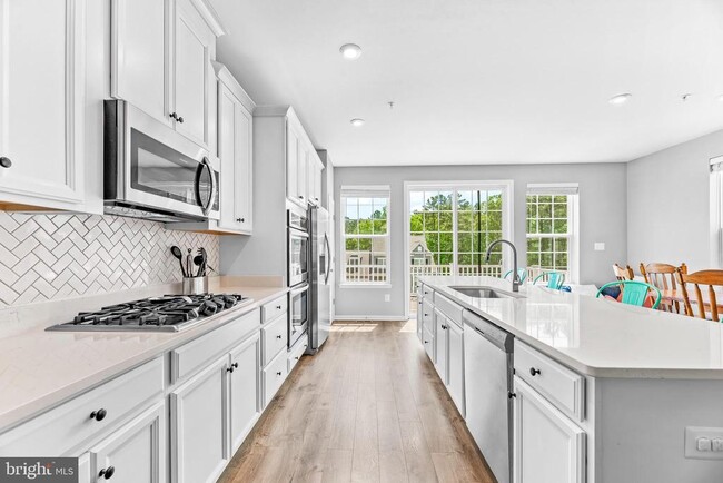 Building Photo - 43871 Eucalyptus Way