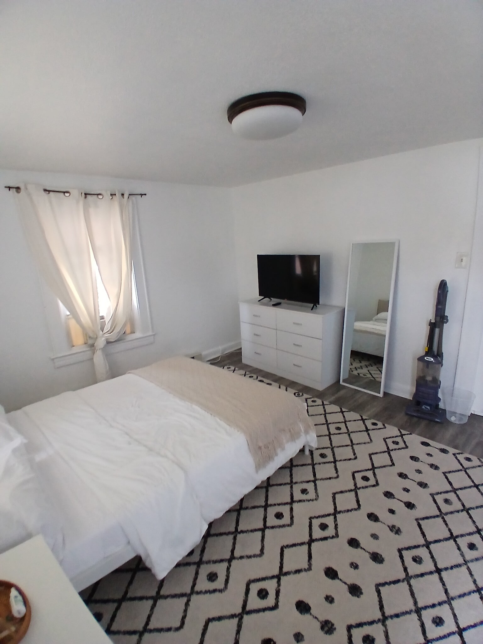 Bedroom 1 - 17 Thomas St