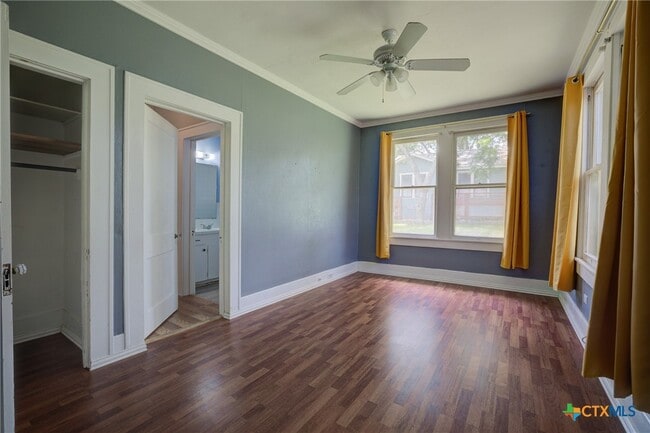 Building Photo - 262 Clemens Ave