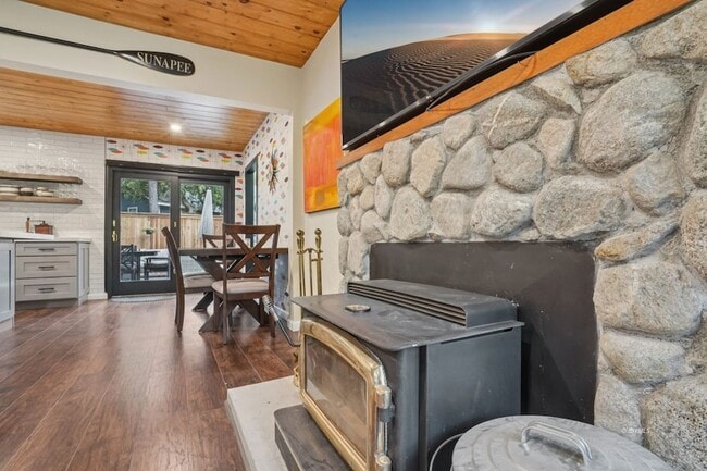 Building Photo - 25340 Marion Ridge Dr