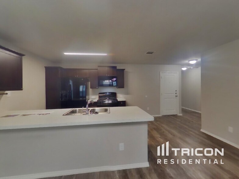 Building Photo - 9713 Marbach Brk