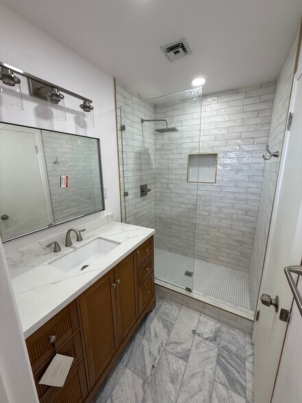 Building Photo - 4800 N Stanton St