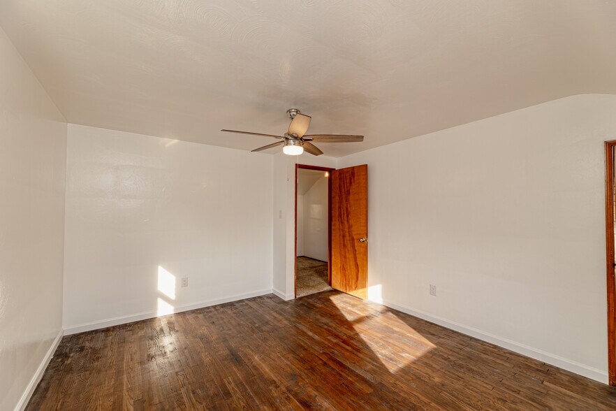 Building Photo - 3203 Hebron Dr