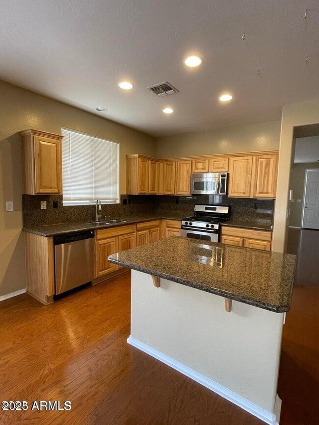 Building Photo - 38410 N Pagoda Ln