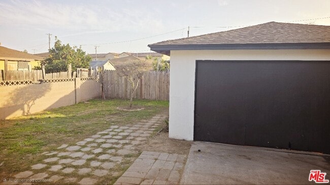 Building Photo - 1648 W 224th St