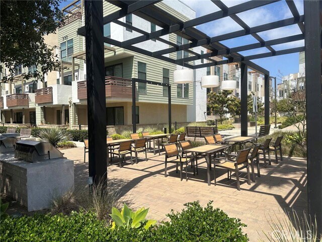 Building Photo - 1688 Topanga