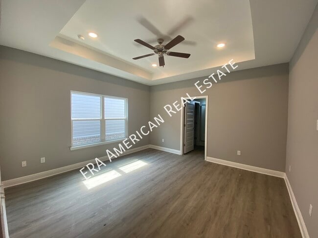 Building Photo - 987 Skylark Rd
