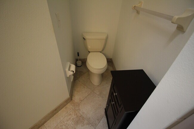Building Photo - 404 Sabal Palm Ln