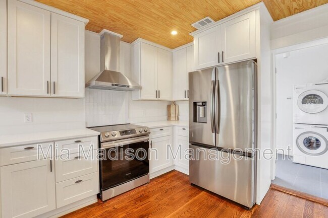 Building Photo - 1016 Seiler Ave