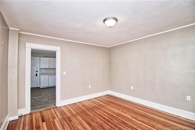 Building Photo - 15 Diamond St