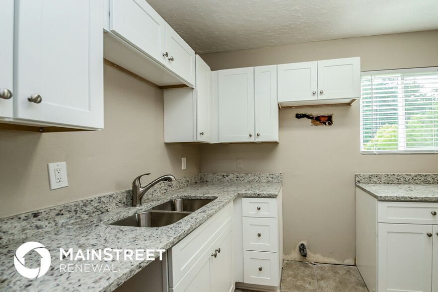 Building Photo - 4332 Rocklane Dr