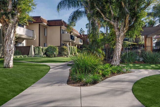 Building Photo - Los Arbolitos Riverside Apartments
