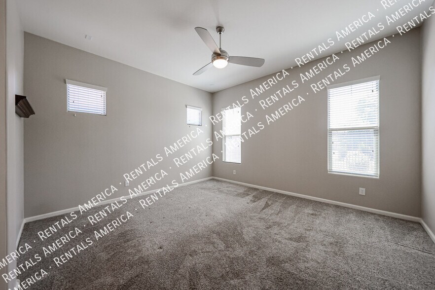 Building Photo - 3865 E Dogwood Pl