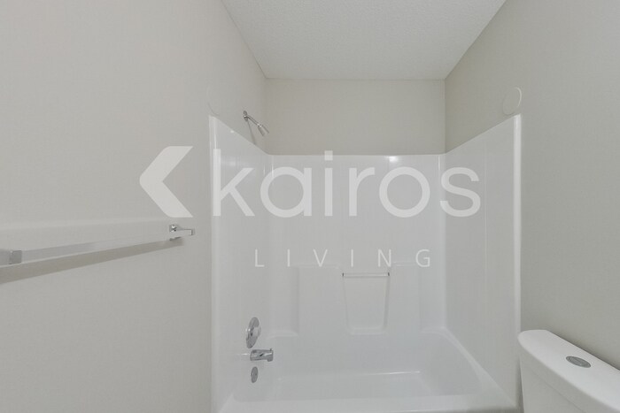 Building Photo - 4415 The Paseo