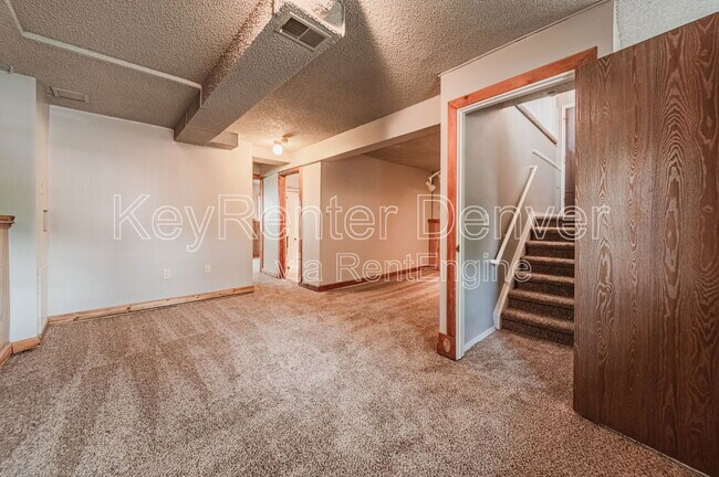 Building Photo - 1498 S Bahama St