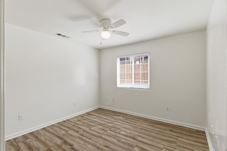 Building Photo - 729 L St