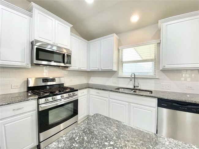 Building Photo - 308 Chalk Knob Mnr