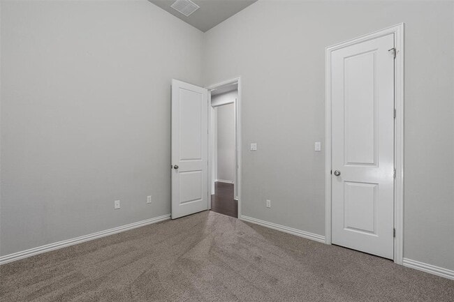 Building Photo - 404 Miracle Rose Way