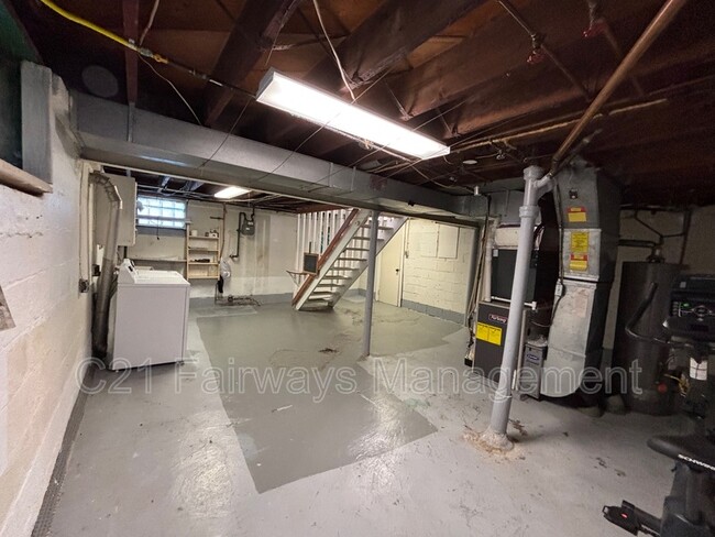 Building Photo - 236 Highland Ave