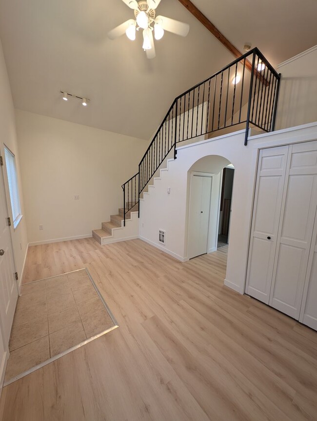 Building Photo - Charming 2 Bed Rental w Bonus Space & Loft! Available Now!
