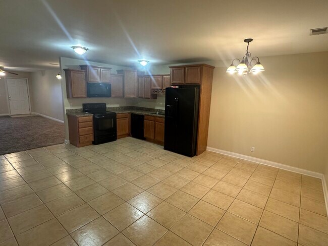 Building Photo - 6 Hudson Hollow Road