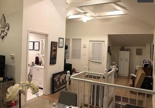 Building Photo - Lincoln Park Apartments!