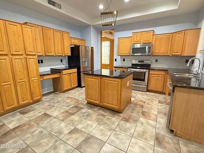 Building Photo - 9786 S La Rosa Dr