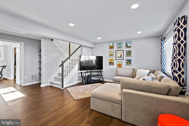 Building Photo - 5341 Harbor Ct Dr
