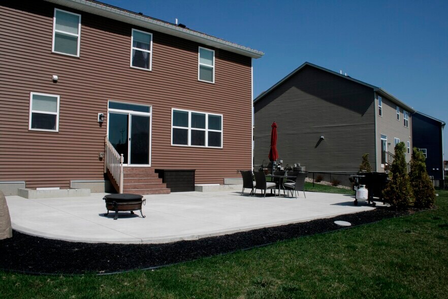 Back Patio Area - 3546 Kady Ave NE