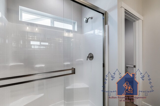 Building Photo - 18405 N Sweet William Ave