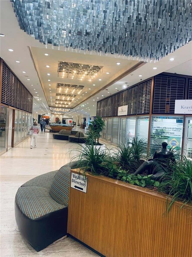 Building Photo - 801 Brickell Bay Dr