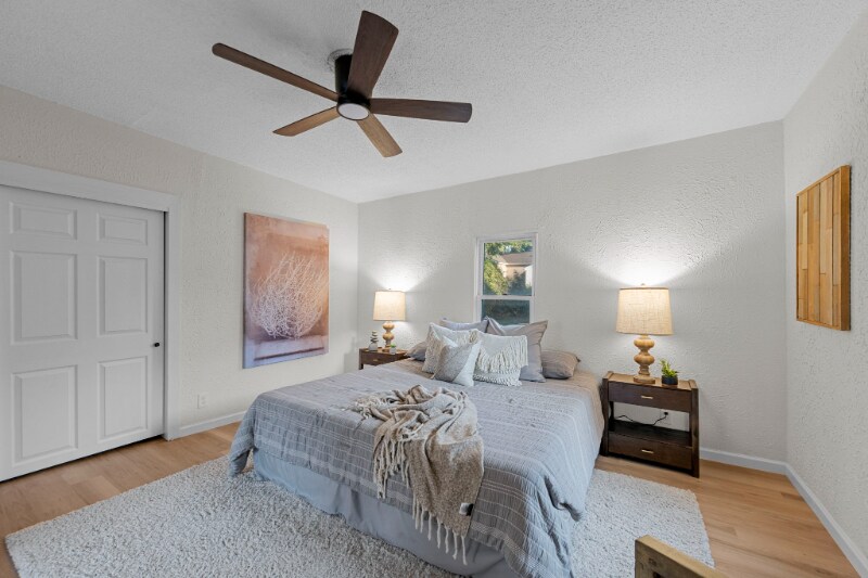 Building Photo - 135 E Loretta Ave