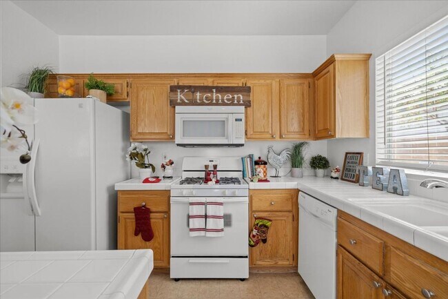 Building Photo - 3213 Carbondale St