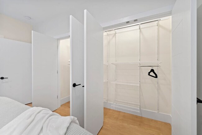 Building Photo - 2110 W Washington Blvd