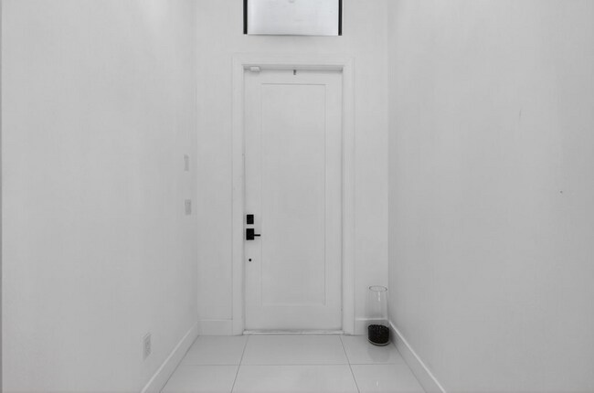 Building Photo - 10195 SW Latium Wy