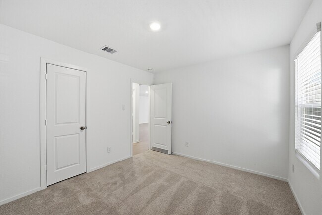 Building Photo - 12048 Noble Wood Vlg Dr