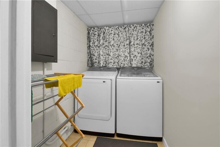 Building Photo - 3155 Hogan Rd SW