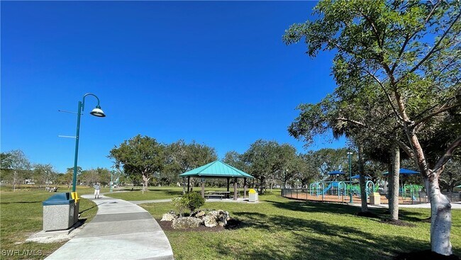 Building Photo - 4410 Chantelle Dr