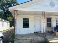 Building Photo - 812 E Grand Ave