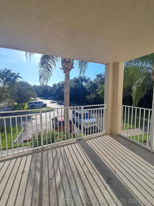 Building Photo - 171 SW Palm Dr
